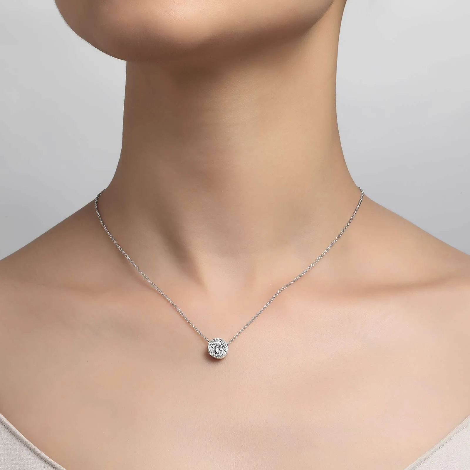 1.23 CTW Halo Necklace N0038CLG18