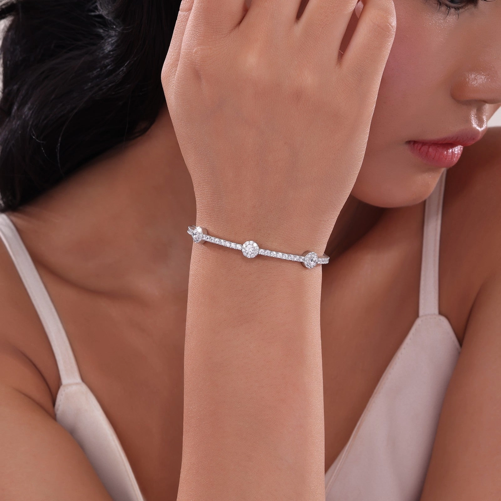 2.90 CTW Halo Station Flexible Tennis Bracelet B0194CLP68