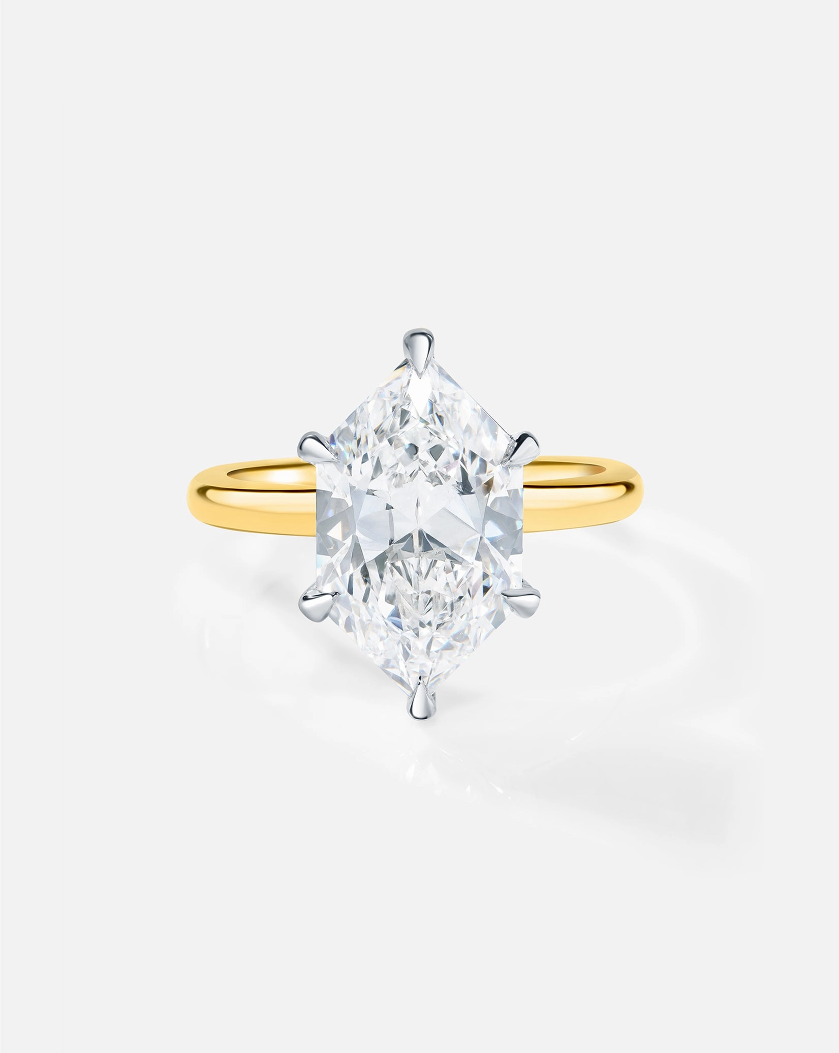 3.21 Duchess Lab Diamond in Cloud Solitaire