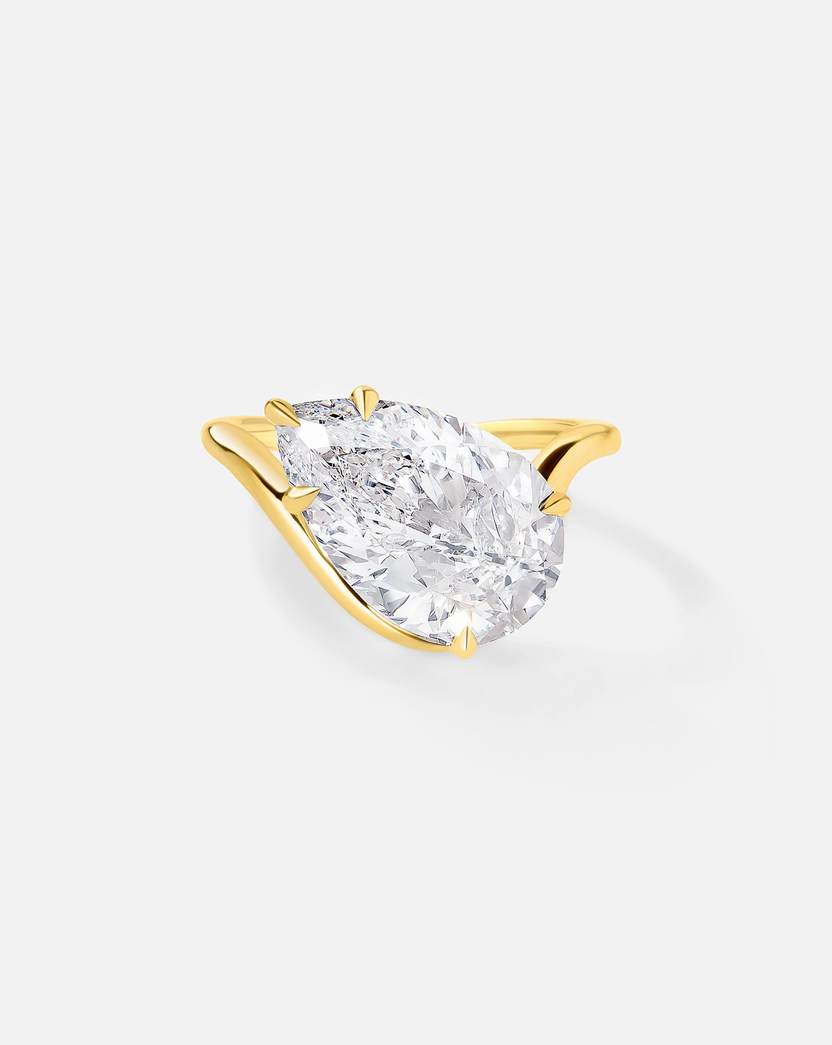 4.10 Pear Lab Diamond in Curve Whisper Thin
