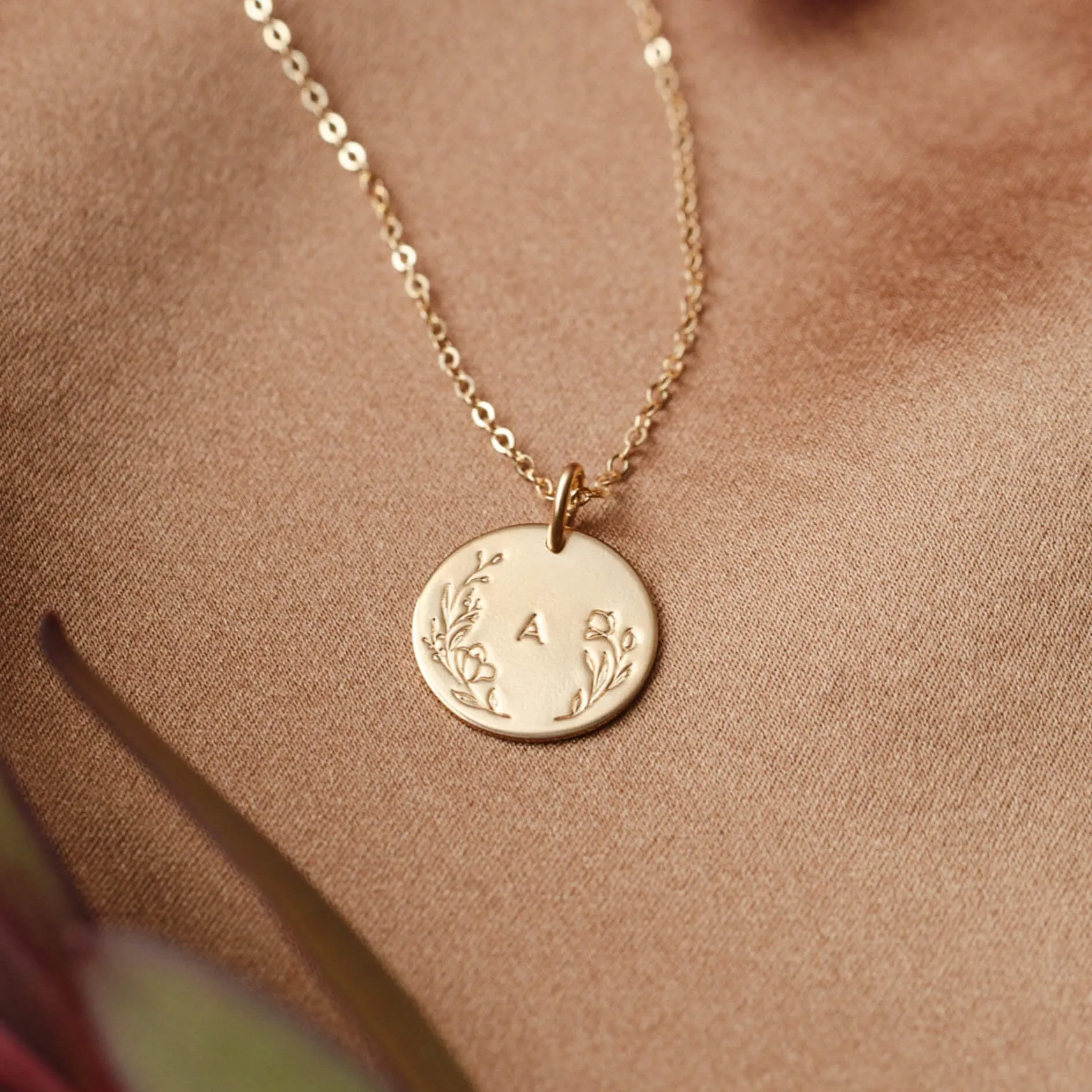 Floral Frame Necklace