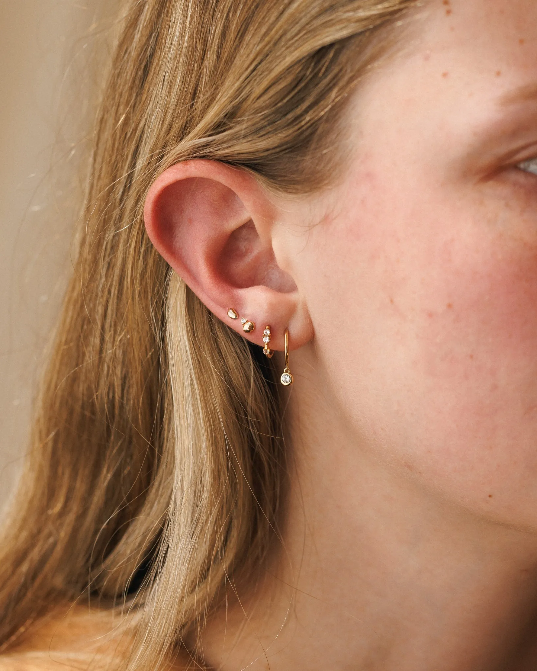 Gleaming Pebble Studs