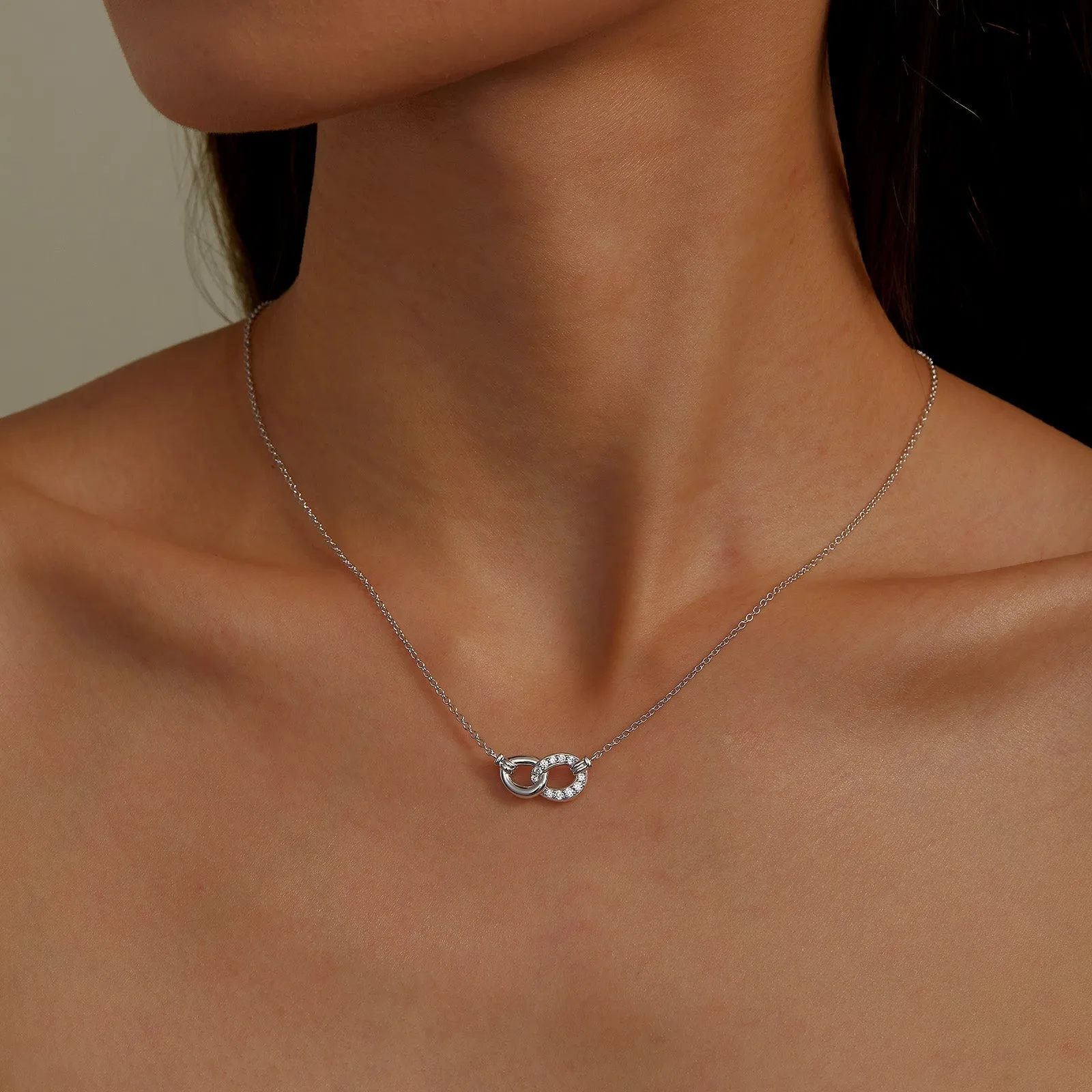 Interlocking Circles Necklace N0271CLP20