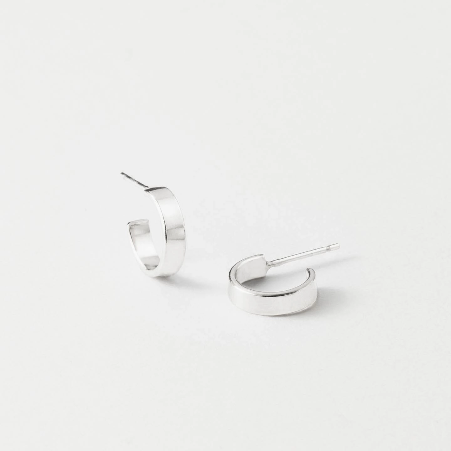 Lill Huggie Hoops