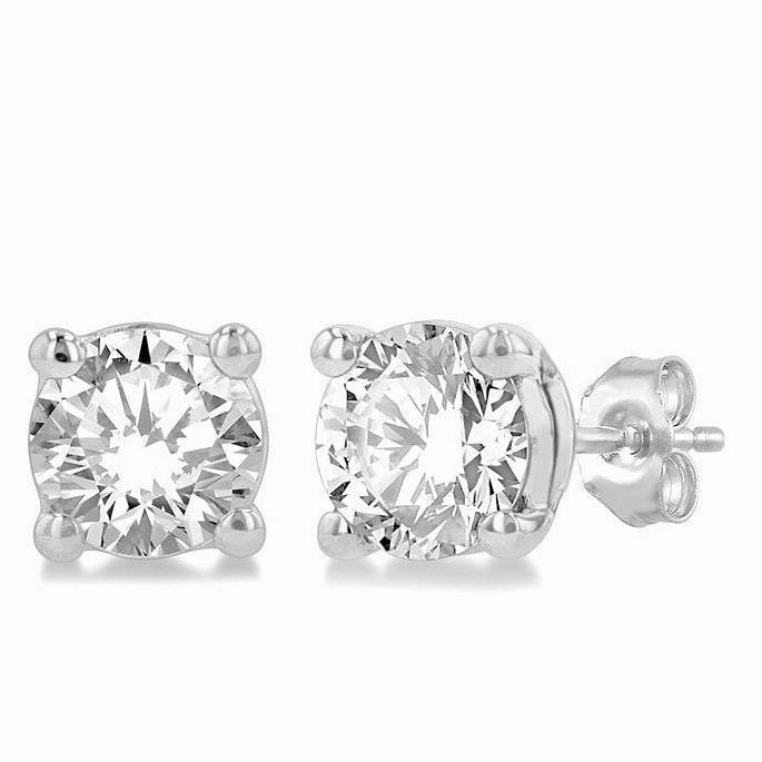 Round Shape Diamond Stud Earrings