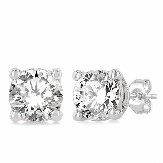 Round Shape Diamond Stud Earrings