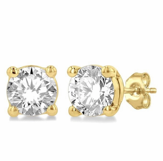 Round Shape Diamond Stud Earrings