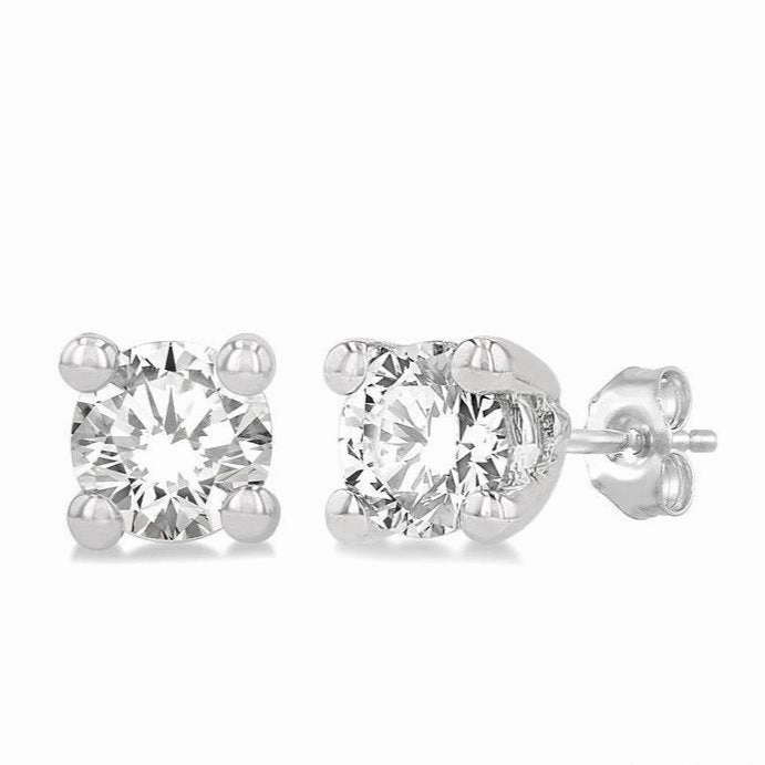 Round Shape Diamond Stud Earrings
