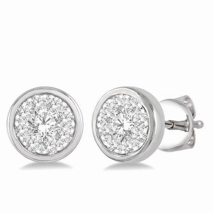 Round Shape Lovebright Essential Diamond Stud Earrings