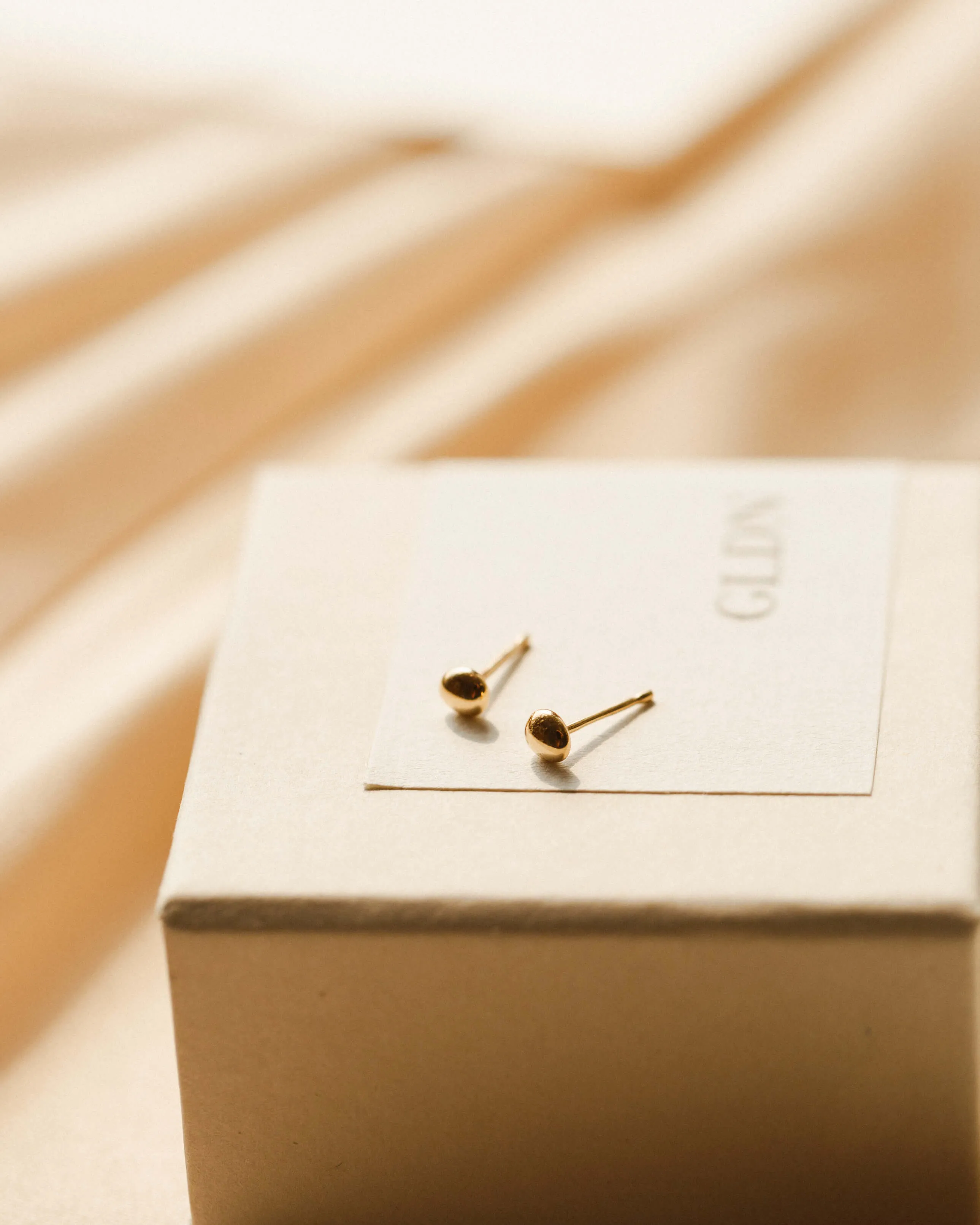 Tiny Pebble Studs